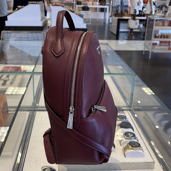Michael Kors Women's Valerie Medium Pebbled Leather Backpack
NWT - Picture 4 of 16